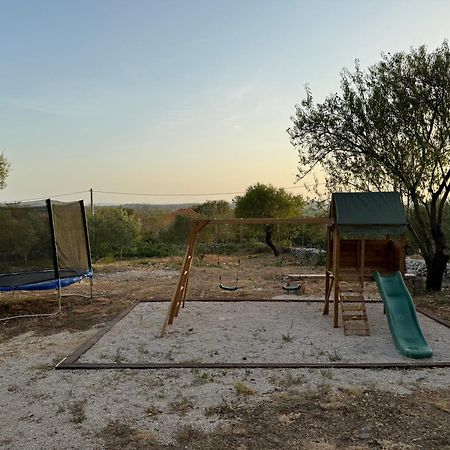 Villa Relax And Unwind: Family-Friendly House Near Zadar In Zagrad Esterno foto