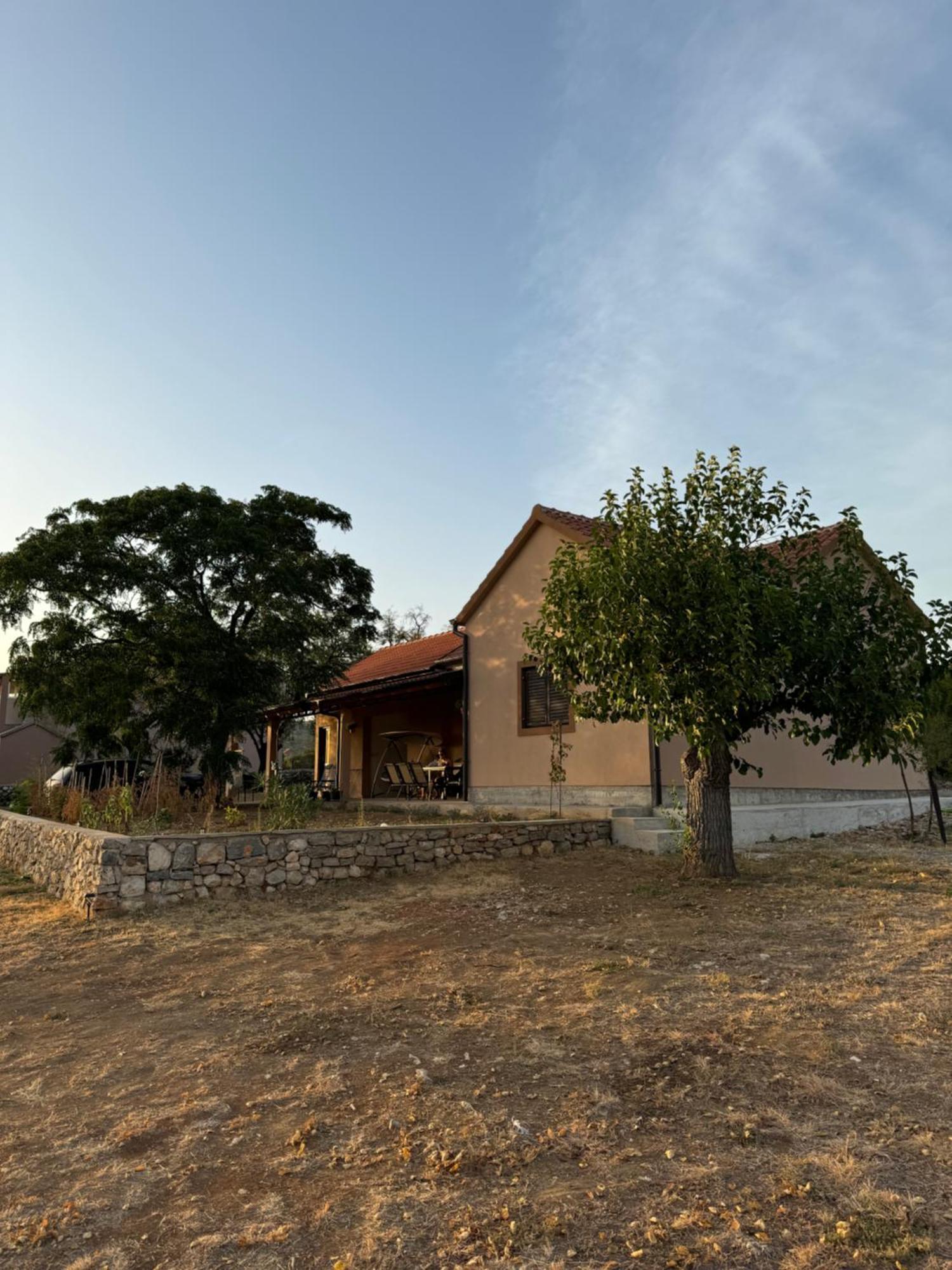 Villa Relax And Unwind: Family-Friendly House Near Zadar In Zagrad Esterno foto